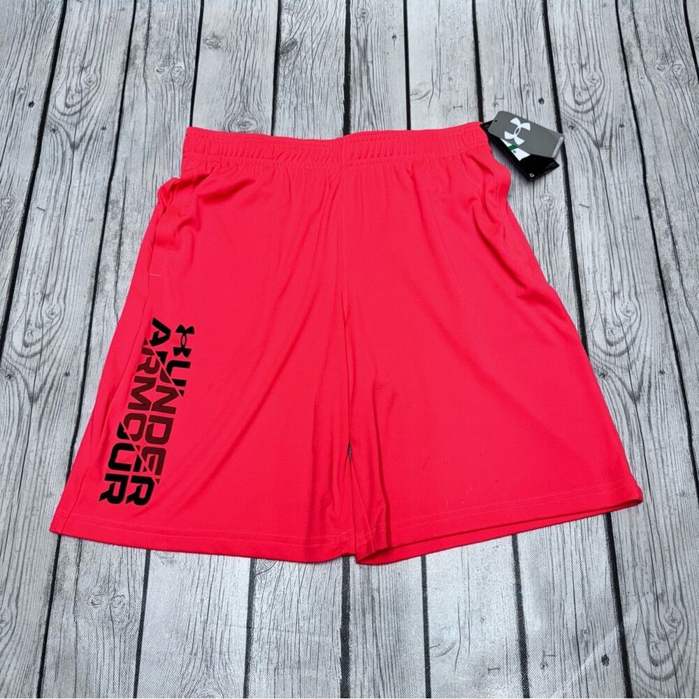NWT Boys Under Armour Gym Shorts Size Youth Large
